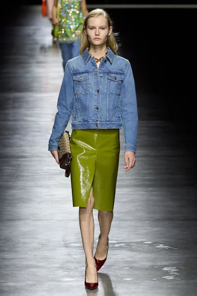 Look 40